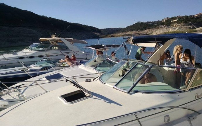 Austin Party Boat Rentals and Lake Travis Boat Rentals
