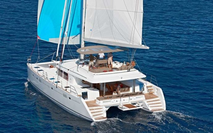 BVI Yacht Charters, Crewed Caribbean Catamaran Charters - Ritzy