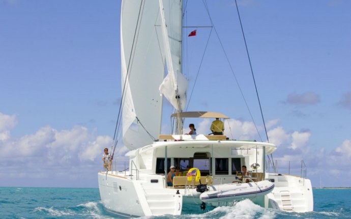 Crewed Sailboat Charters Caribbean | BVI Yacht Charter | Katlo Charter