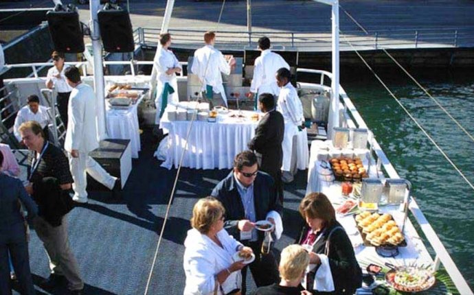 Empress Private Yacht Charter in Toronto | GetMyBoat