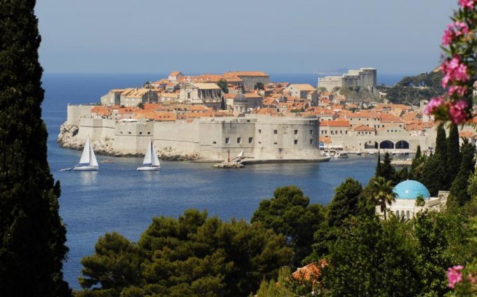Mediterranean Yacht Charter & Flotilla Sailing Holidays | Sunsail