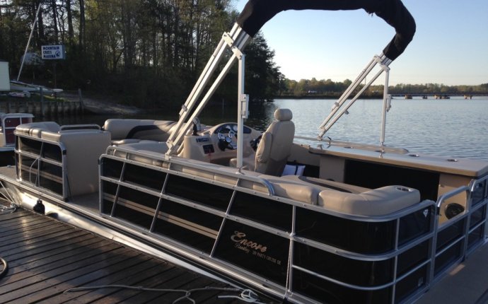 Pontoon Rentals Lake Norman | Aquaventure Rentals | Lake Norman NC