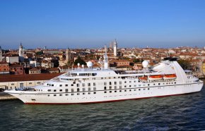 cruiseship, Venice, Italy