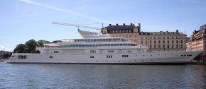 Rising_Sun_Yacht.jpg