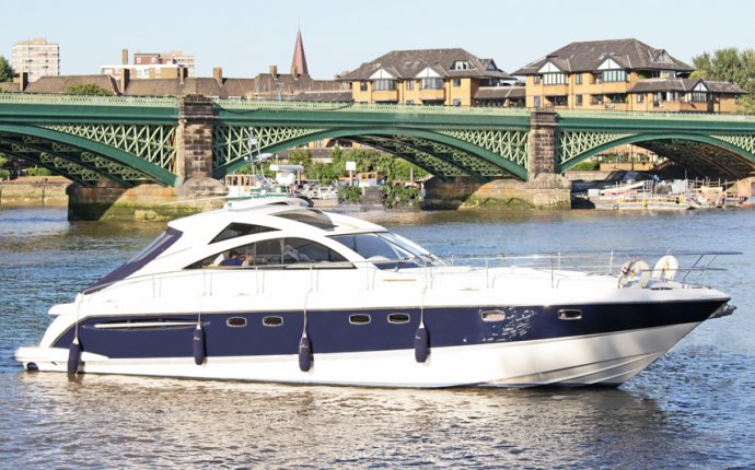 Luxury Boat hire UK